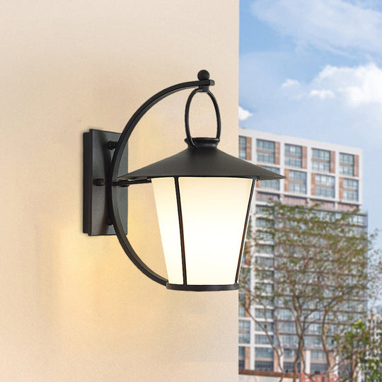 Piper Industrial Wall Sconce: Vintage Charm With Modern Versatility (Black/Brass)