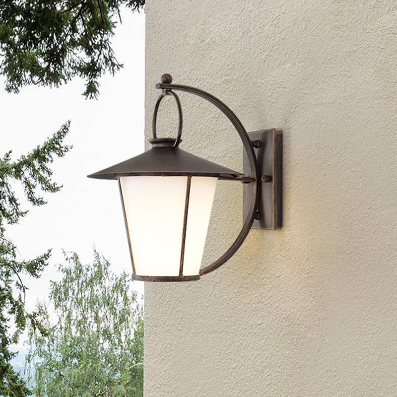 Piper Industrial Wall Sconce: Vintage Charm With Modern Versatility (Black/Brass)