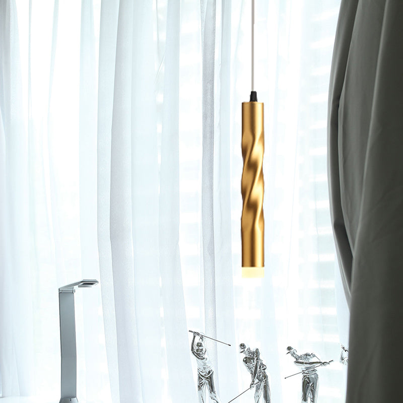 Eliana Captivating Rope Pendant: Modern Elegance In Gold / 12.5’