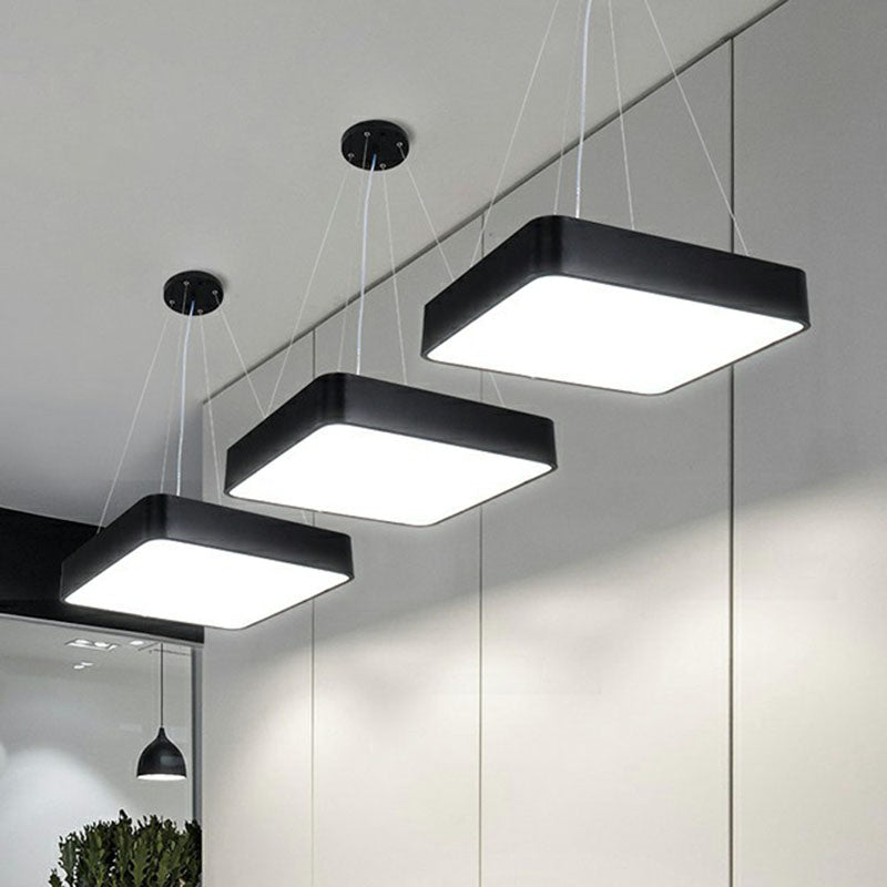 Geometric Radiance: A Modern Touch For Your Office Black / 14’ White