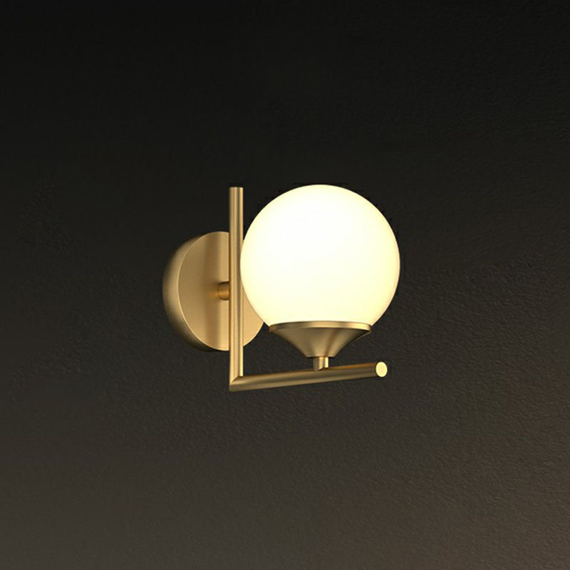 Tessa Warmth Meets Minimalist Style: The Gold Led Wall Lamp / C