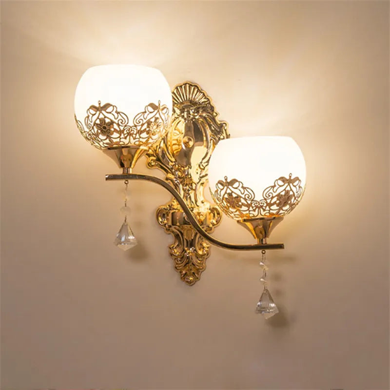 Modern Gold Bedside Wall Light - Elegant Illumination For Your Space Wall Lamp